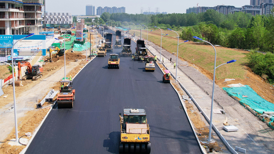 庐阳区故黄路项目提前4天完成主车道通车目标