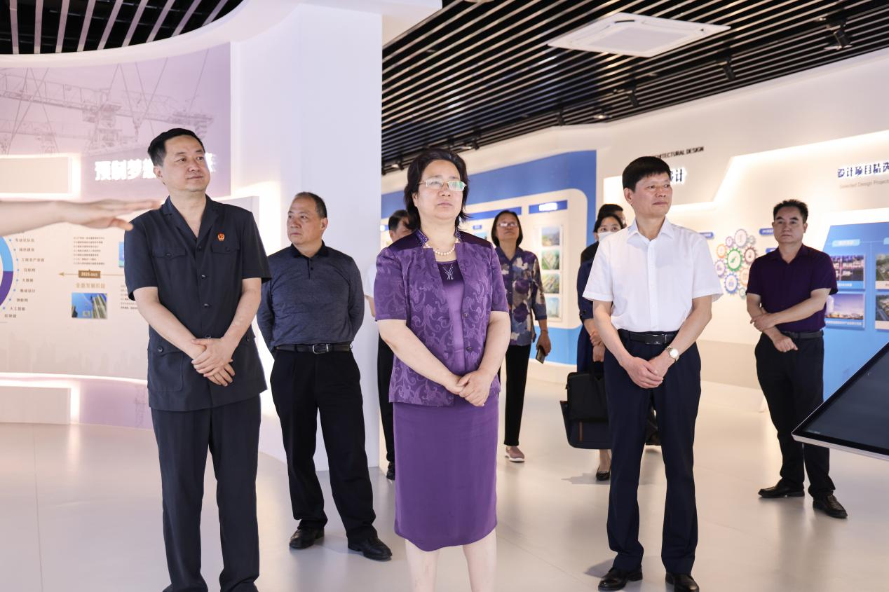 省高院党组成员、副院长徐致平一行到华力走访调研