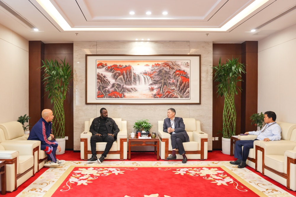 利比里亚总统经济与投资顾问到访中安华力