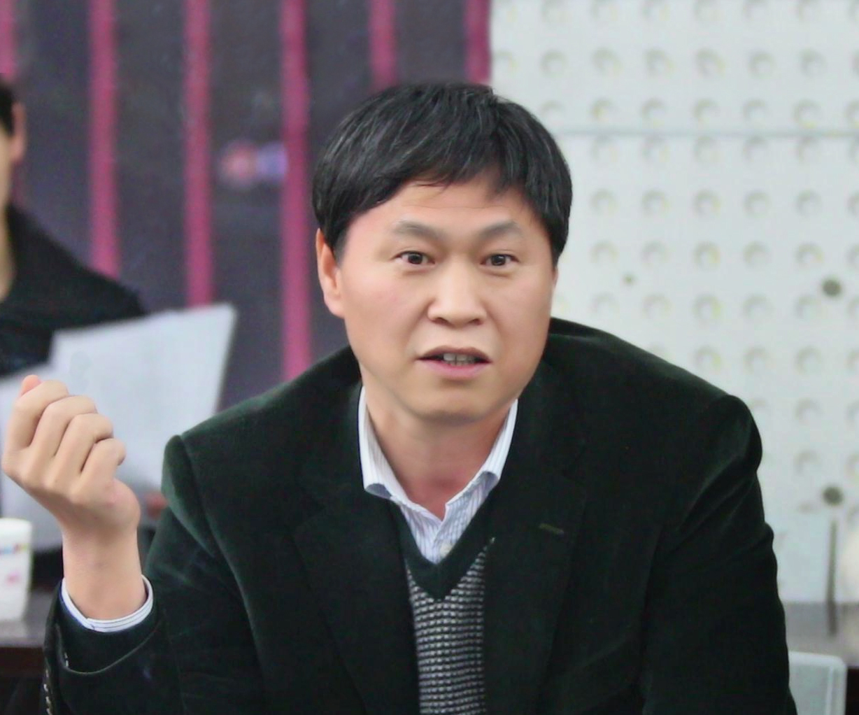 华力控股召开提升管理能力主题研讨会